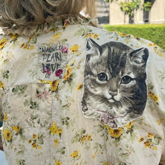 Magnolia Pearl Floral Cream Trench Coat - Picture 7 of 9